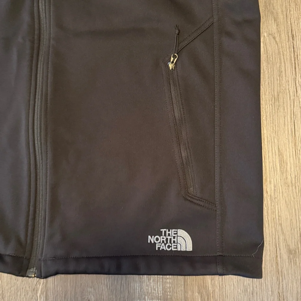 The North Face Black Men's Softshell Vest with Embroidered Logo